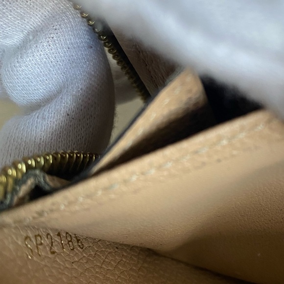 💯LV Monogram Empreinte Leather Zippy Wallet - Picture 4 of 11